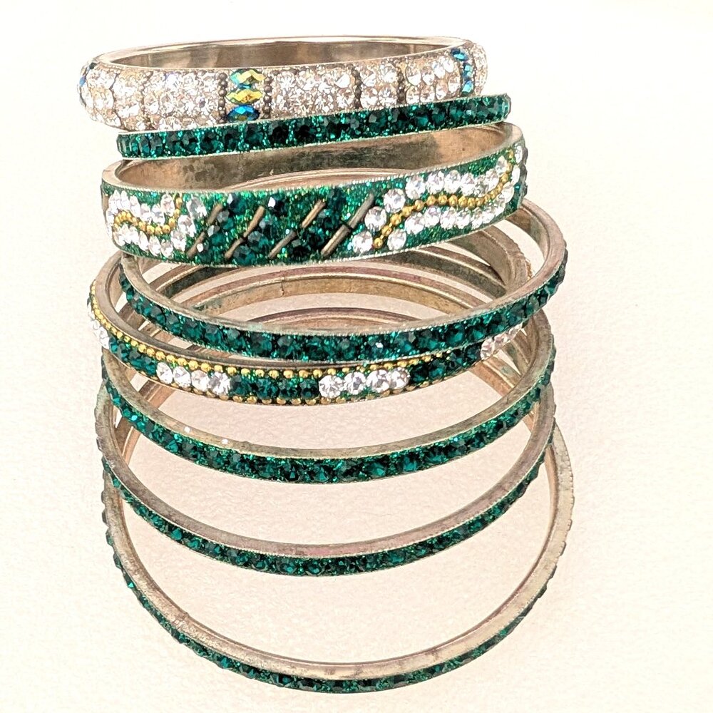 Bundle of 8 green, gold and clear sparkly beaded stacking bangles - Picture 6 of 9